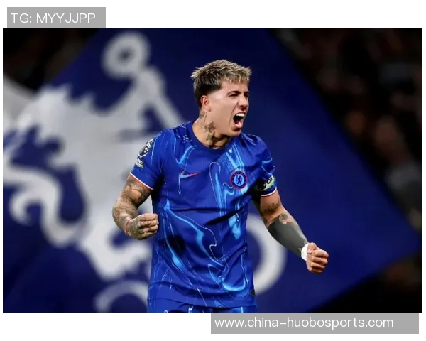 恩佐与加纳乔共同探讨切尔西圣诞慈善活动的足球团结力量