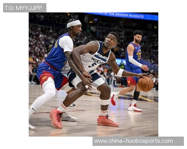 爱德华兹称赞克拉克表现出色称其提升球队整体防守能力